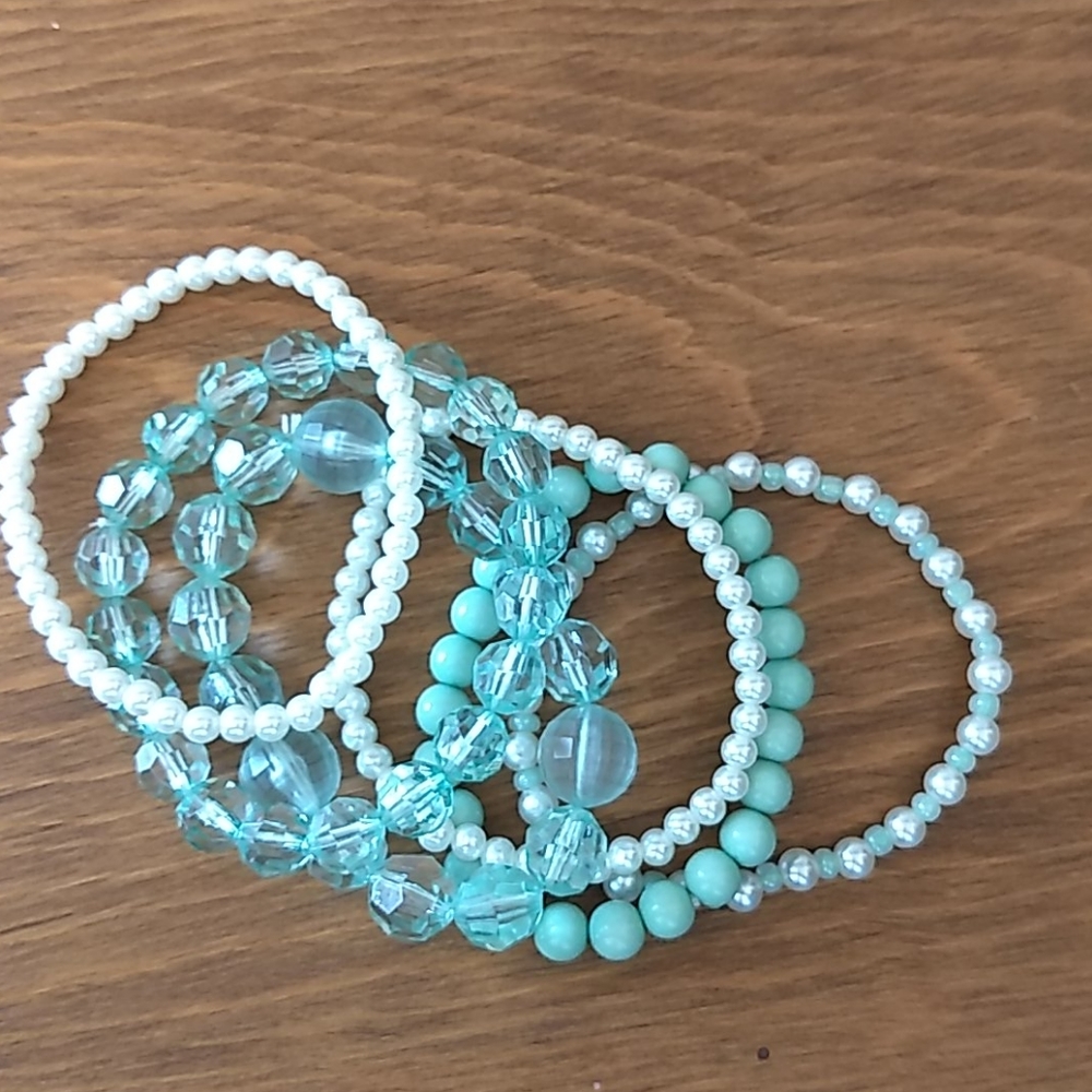 🌻Set of 6 Bracelets